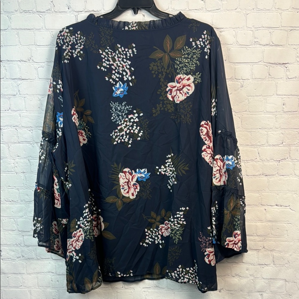 BloomChic Blue Floral Bell Sleeve Sheer Overlay Blouse Plus Size 5X 28 - Picture 7 of 8